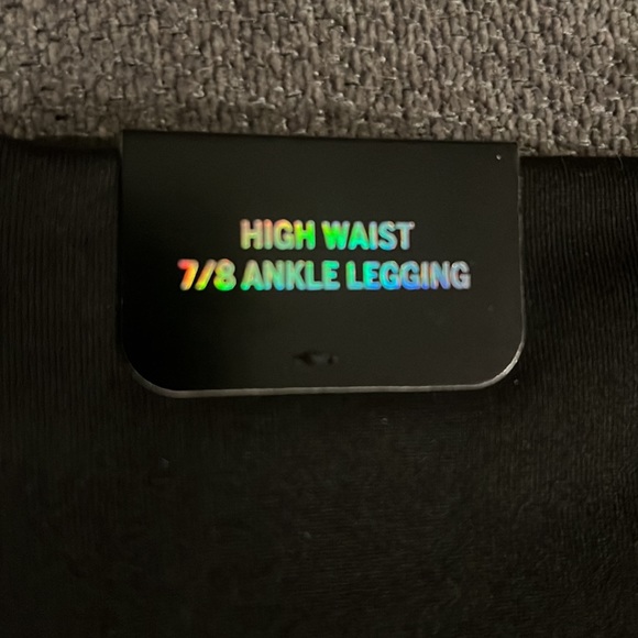 VS PINK HIGH WAIST V ULTIMATE FLORAL LEGGINGS - Picture 2 of 8